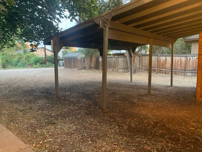 Foto del edificio - 419 15th Ave S