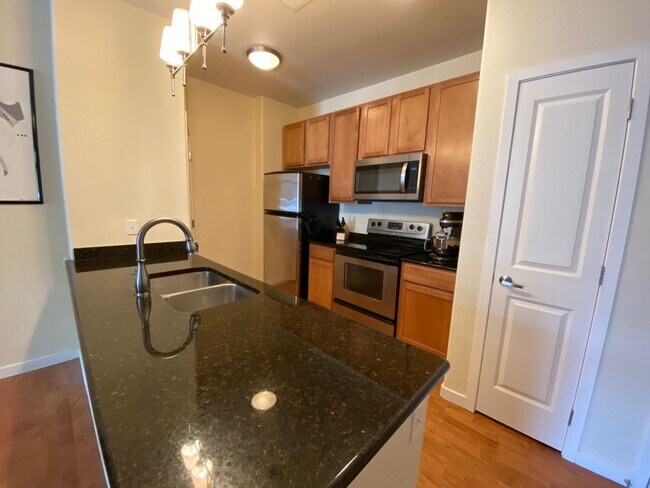 Building Photo - Park Hill 2 Bedroom 2 Bath Condo