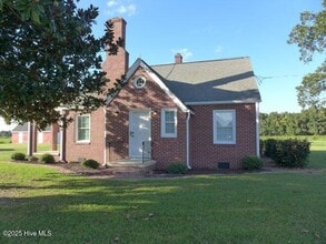 Building Photo - 747 Hood Swamp Rd