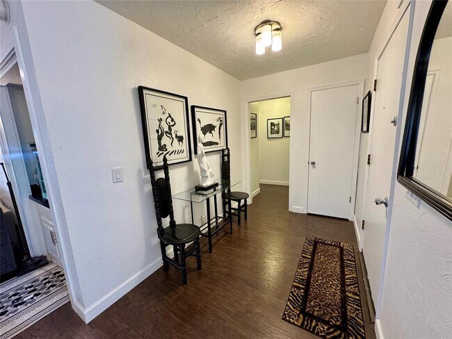 Building Photo - 2301 Tredington Ct