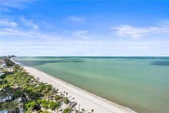 Building Photo - 8231 Bay Colony Dr