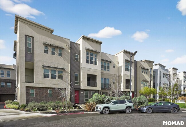 Building Photo - 1737 Houret Ct