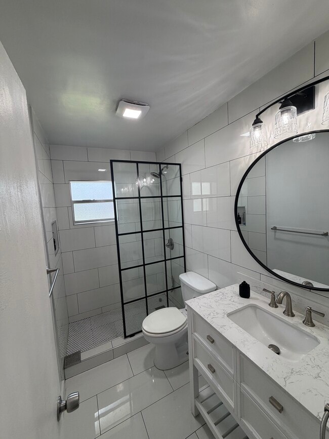 Building Photo - 12831 SW 43rd Dr