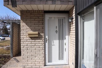 Building Photo - 8256 Karam Blvd