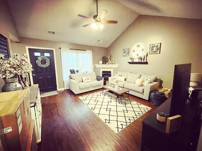 Foto del edificio - Clifton Condo!