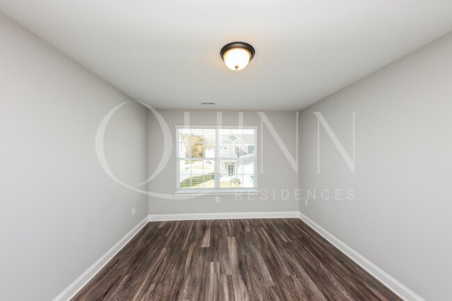 Building Photo - 2151 Miramar Cir