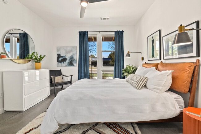 Magnolia 1/1 BR - South Yard Lofts