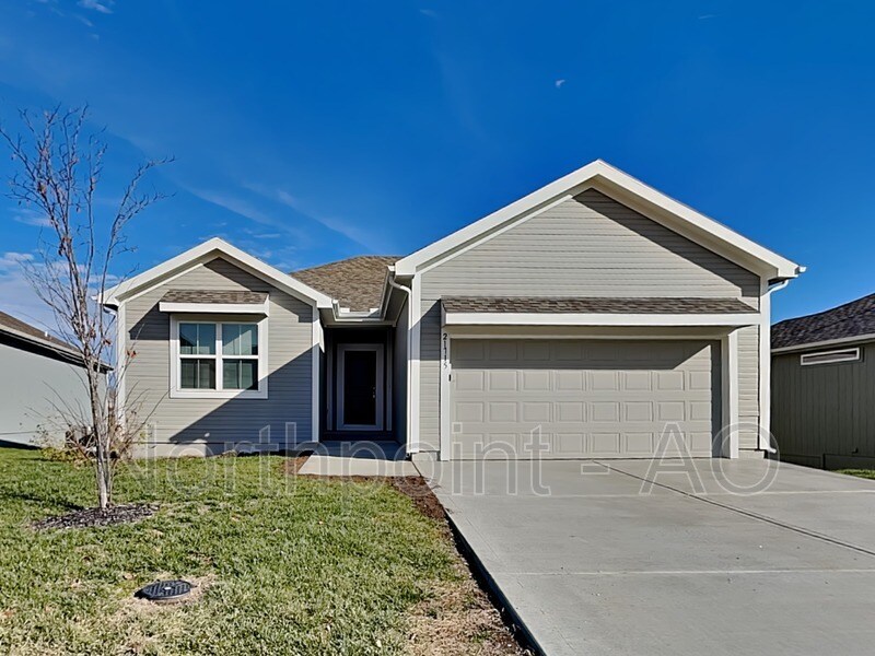 21715 North Ridge, Peculiar, MO 64078 House Rental in Peculiar, MO