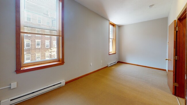 Building Photo - 97 Hudson St