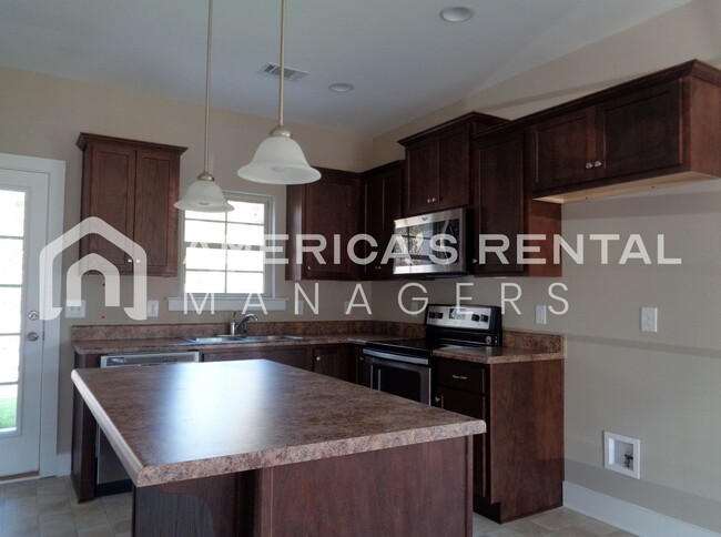 Foto del edificio - Town Home for rent in Hoover, AL!! Availab...