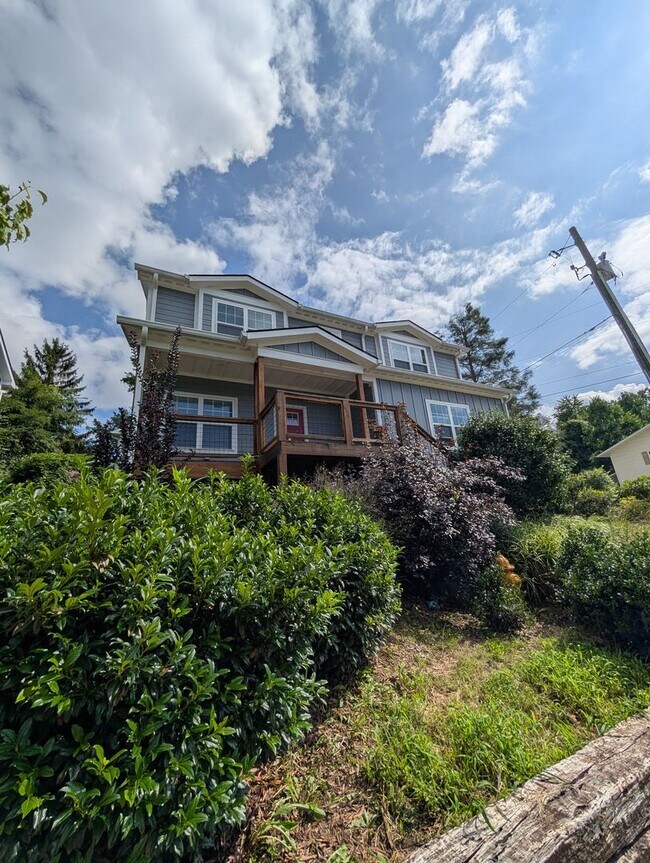 Foto del edificio - Asheville Rental-Oakley Area
