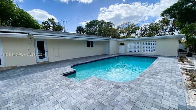 Foto del edificio - 5881 SW 15th St