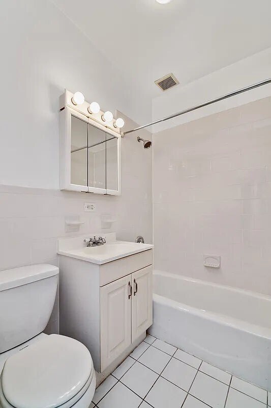 Building Photo - 141 East 95th Street