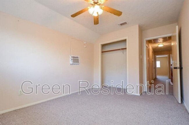 Building Photo - 3338 Walhalla Dr