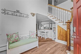 Building Photo - 19 Warren Ave