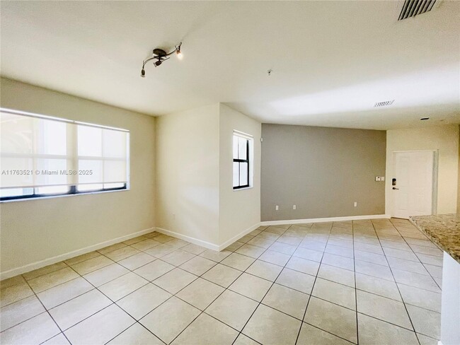 Building Photo - 10620 NW 88th St