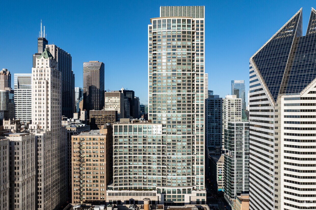 Primario - The Heritage Shops At Millennium Park