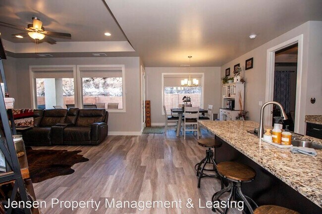 Foto del edificio - 3 br, 2 bath House - 1508 West 460 North