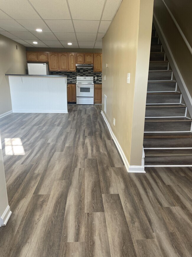 Foto del edificio - 2117 Bradley Ave