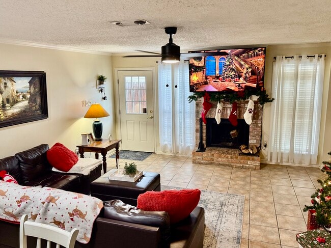 Building Photo - 9949 Siegen Ln