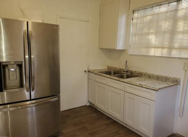 Foto del edificio - 3 bedroom in Jacksonville FL 32209