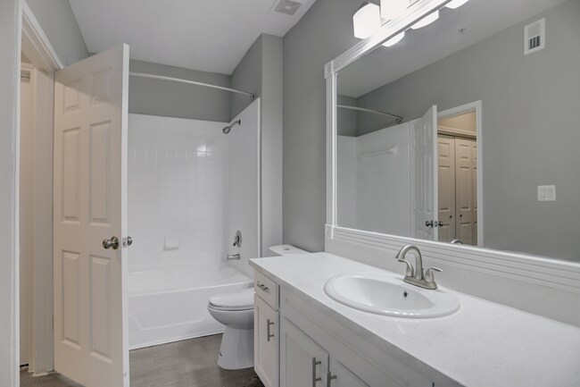 The Brookshire Bathroom - The Club at Stablechase