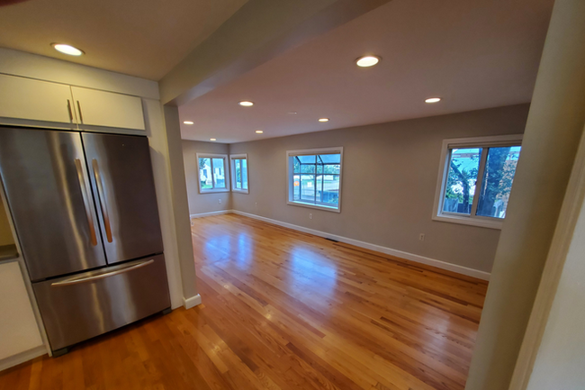 Kitchen/Dining Room - 35 Spy Pond Pky