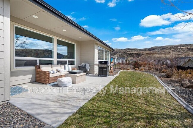 Foto del edificio - 5681 West Hopwood Street