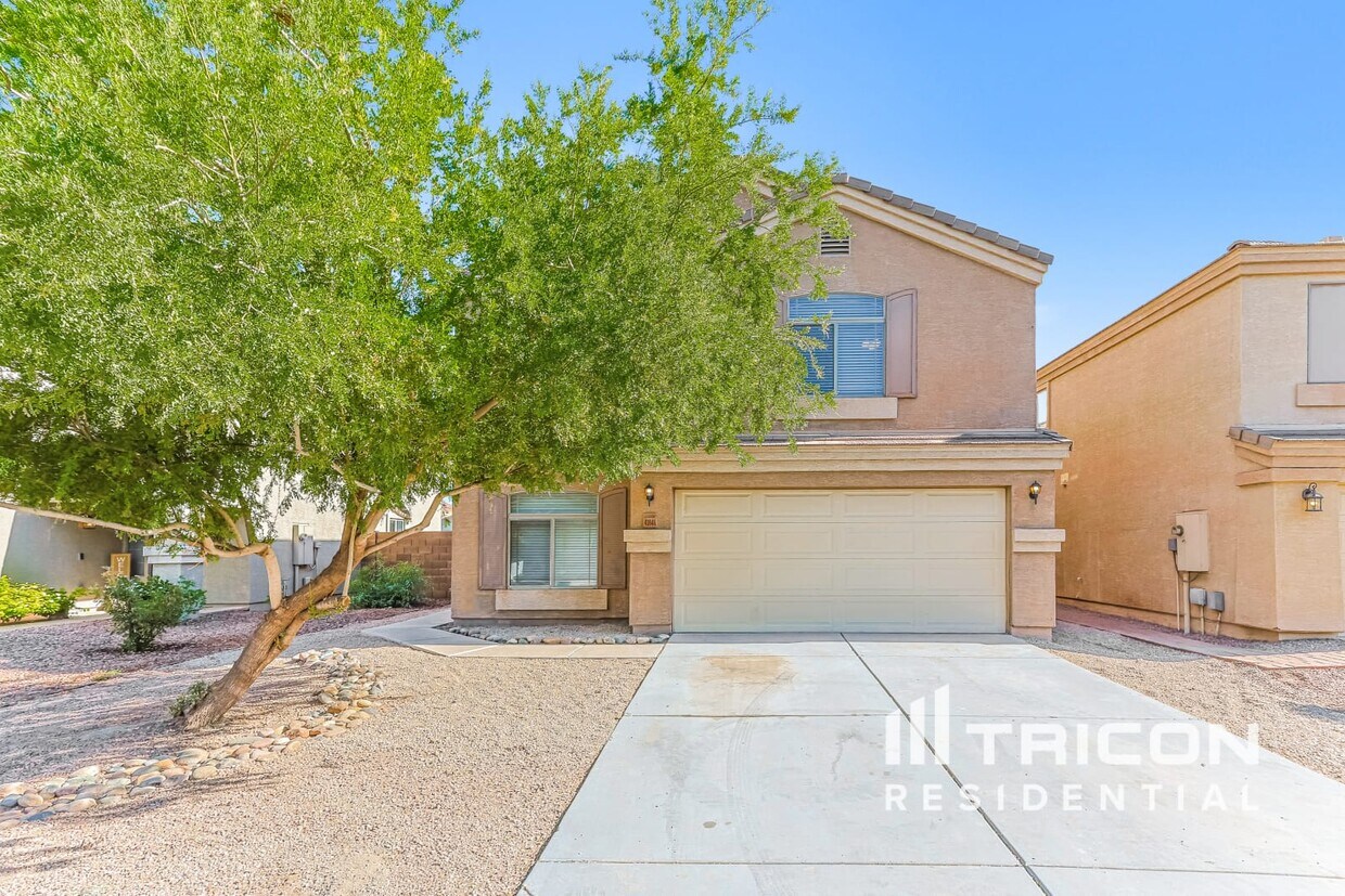 Foto principal - 43846 W Magnolia Rd