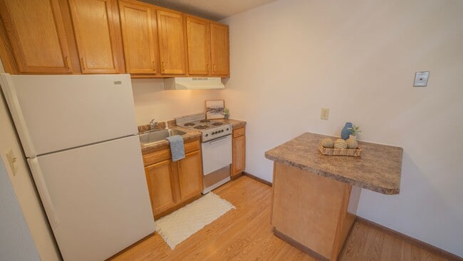 Interior Photo - Cedars West