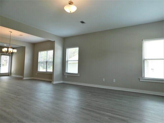 Foto del edificio - Home for rent in Brookwood, AL.... Available to View Now!!!