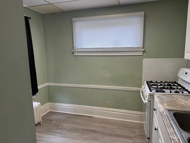 Building Photo - 219 Park Ave