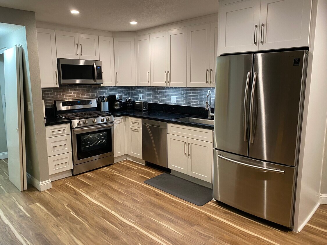 Kitchen with New Appliances - 327 Chestnut Ave