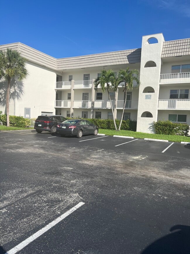 Building Photo - 8460 Sunrise Lakes Blvd