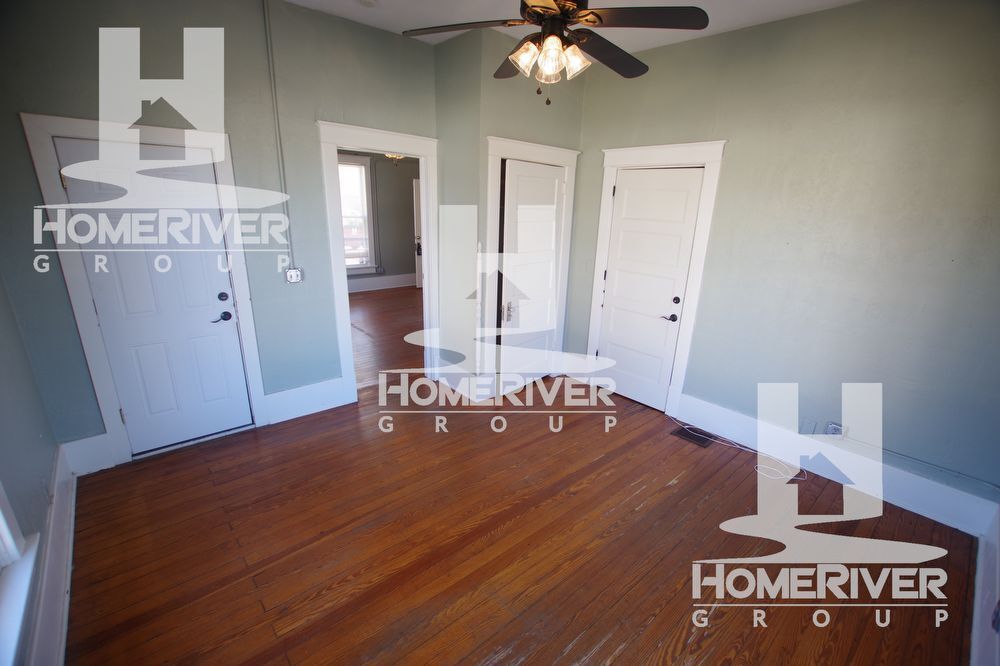 Building Photo - Great Commercial Space Available