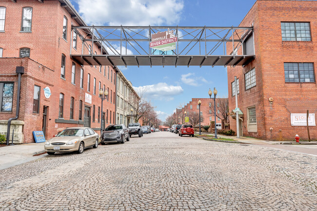 Foto del edificio - River District Lofts