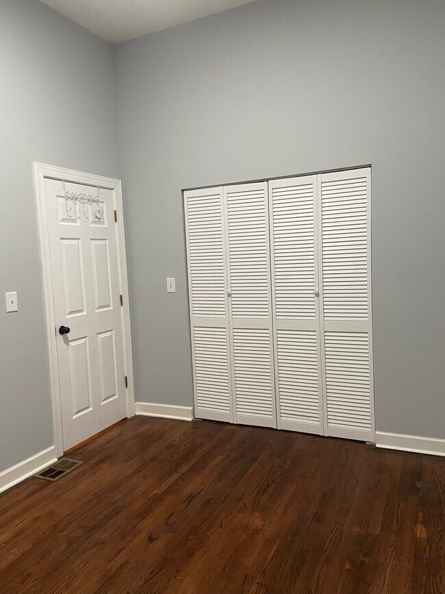 Bedroom 1 - 5025 W 29th Plz