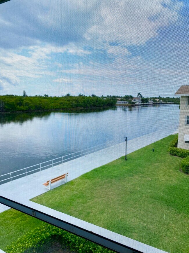 Foto del edificio - 610 Horizon St E