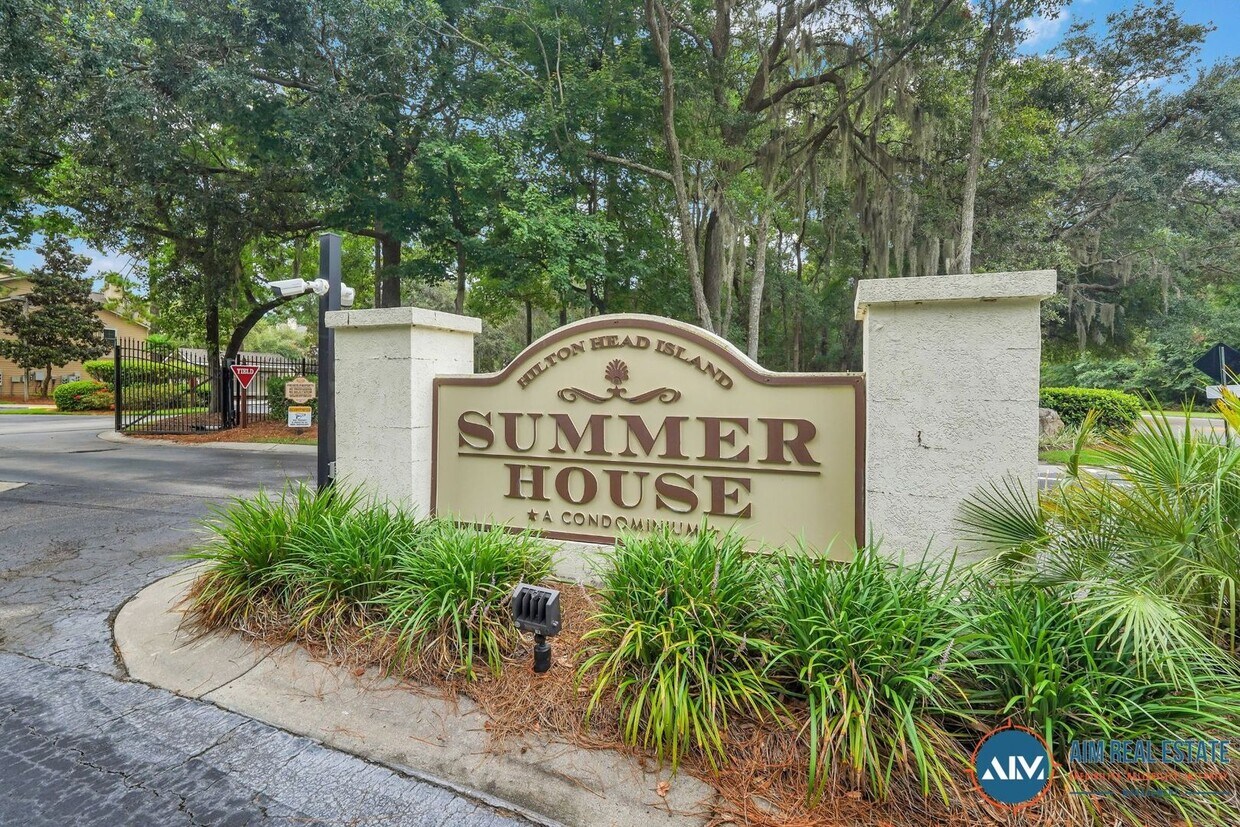 Foto principal - Luxurious Two-Bedroom Condo at Summer Hous...