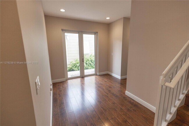 Foto del edificio - 219 SW 10th St