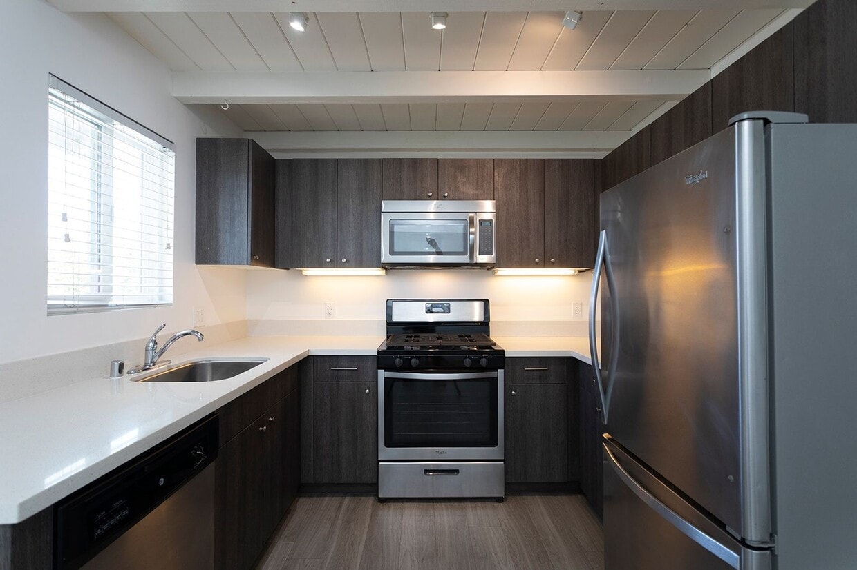 Foto principal - Modern Ocean Beach 1 Bed/1 Bath Apartment ...