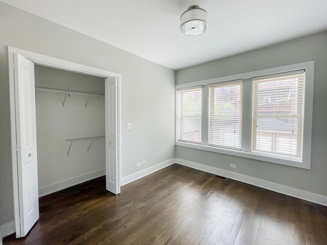 Building Photo - 3919 N Janssen Ave