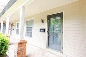 Building Photo - 5025 Hillsboro Pike