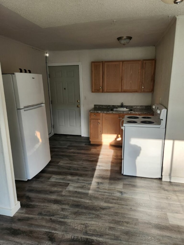 Building Photo - 1900 Monroe Ave