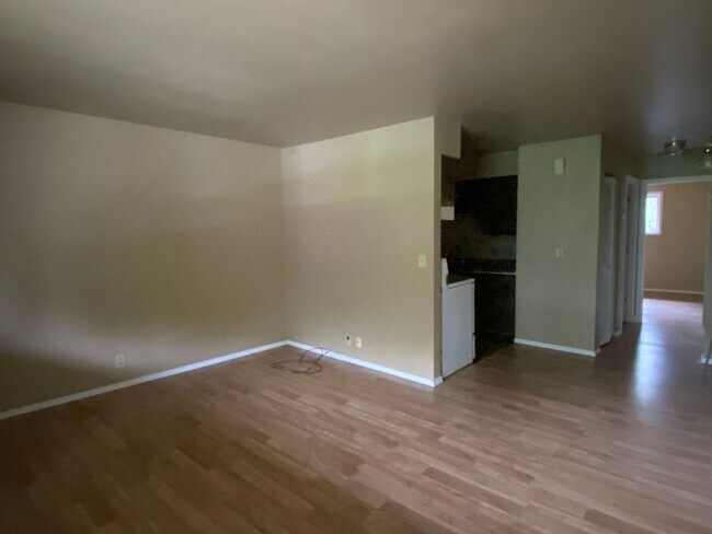 Foto del edificio - 213 Sunnyridge Ct