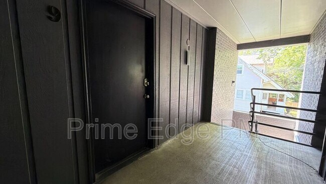 Foto del edificio - 2343 B St