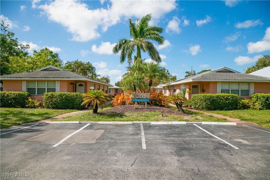 Foto principal - 520 97th Ave N