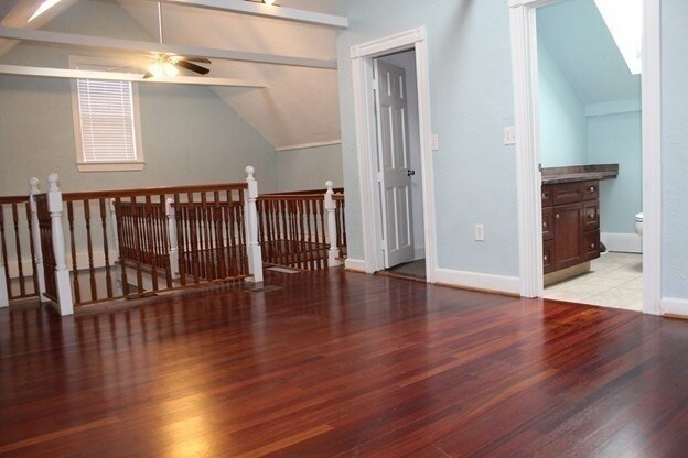 Foto del edificio - 80 E Division St