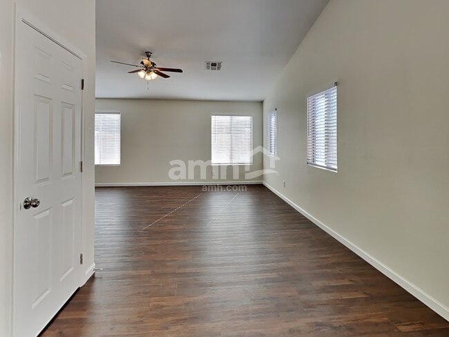 Foto del edificio - 11340 W Hutton Dr