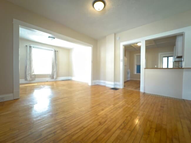 Building Photo - 2550 Crozier Ave